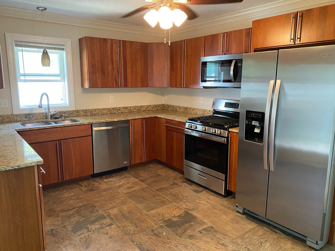 126 E Marion St #1 - Photo 2 of 12