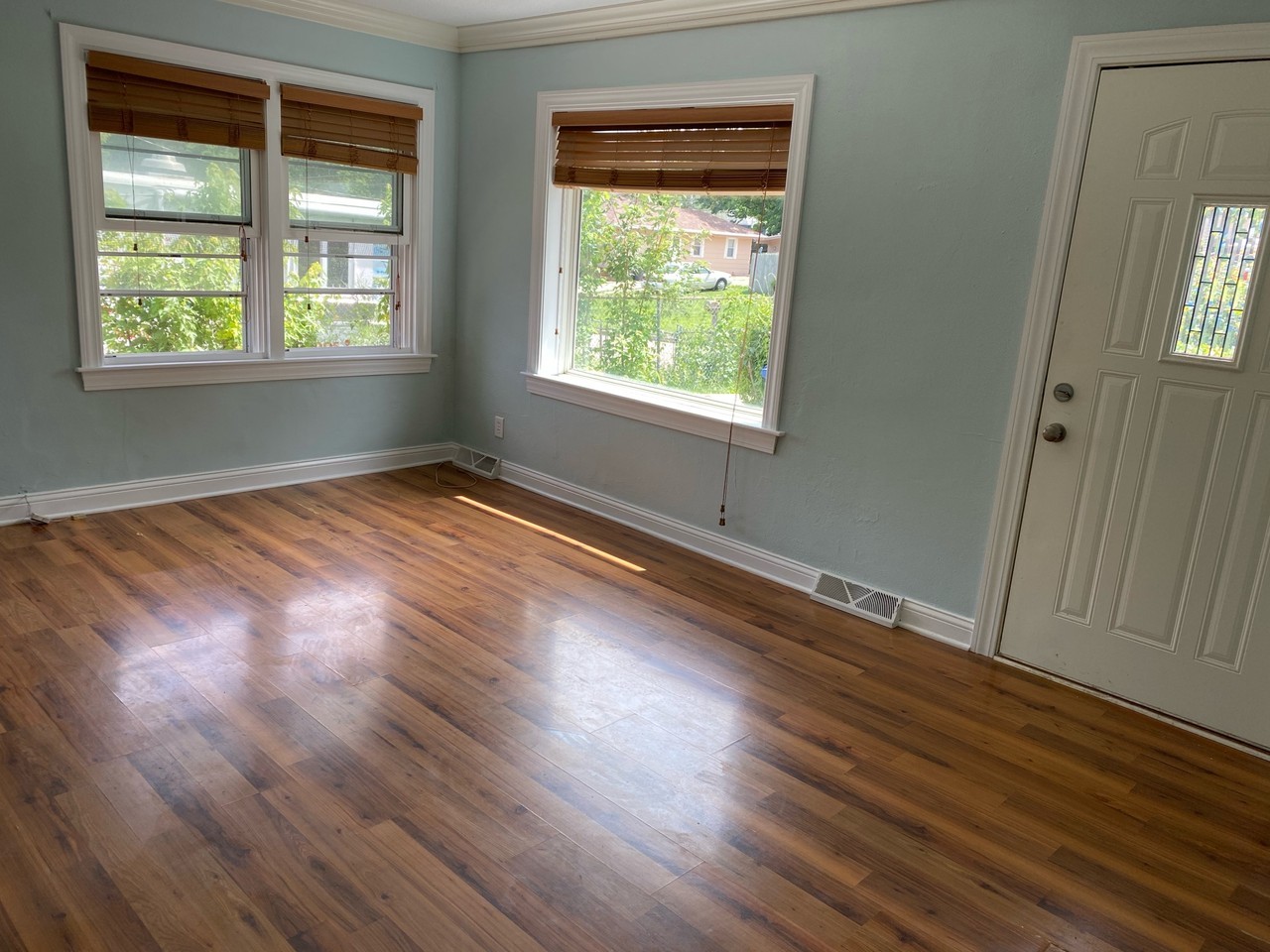 126 E Marion St #1 - Photo 4 of 12