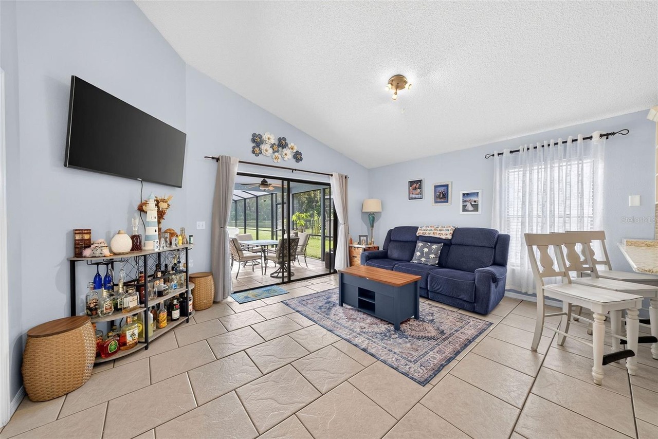 257 Lexingdale Dr #1 - Photo 5 of 11