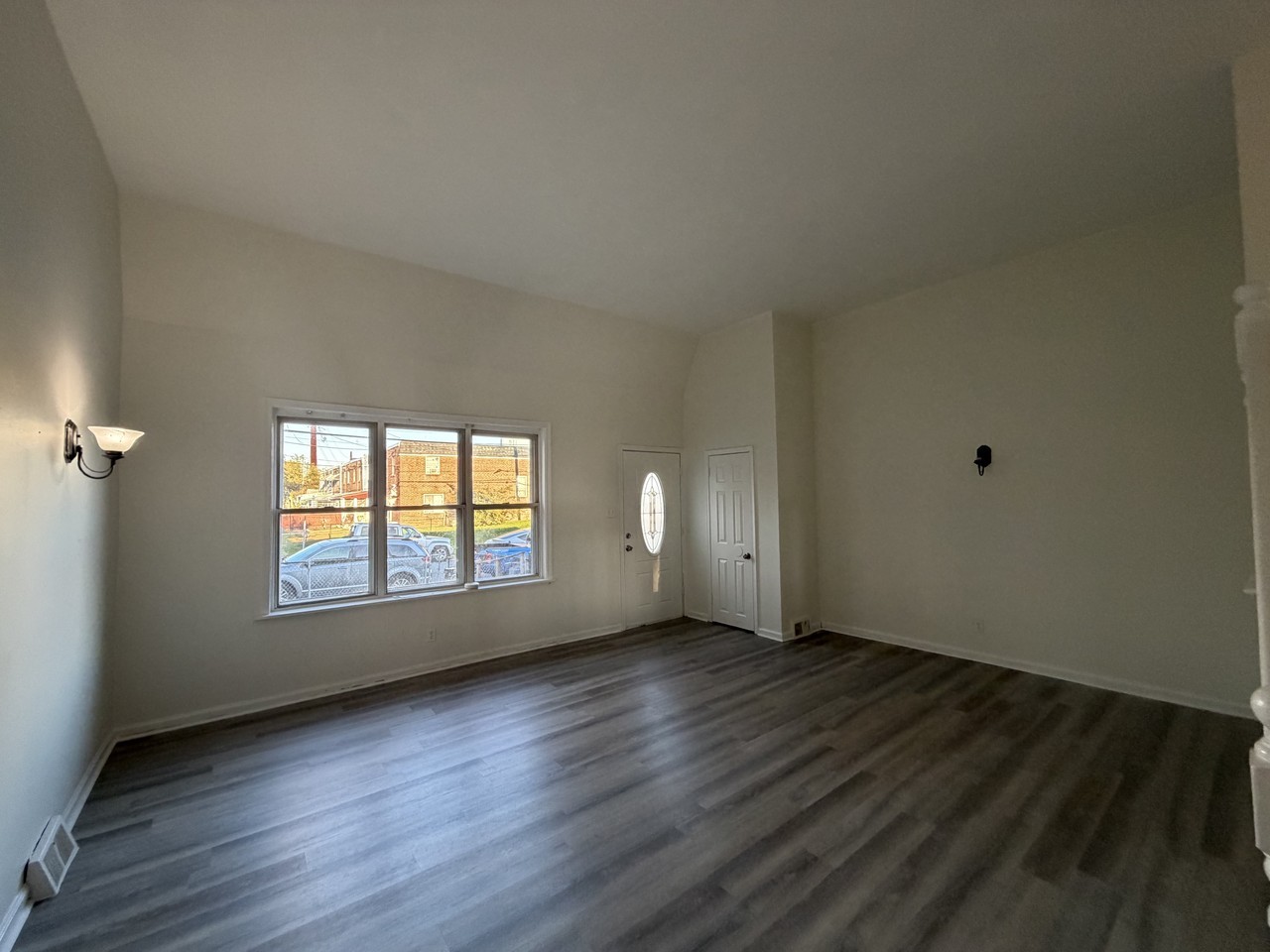 1406 Cosgrove St #1 - Photo 4 of 35