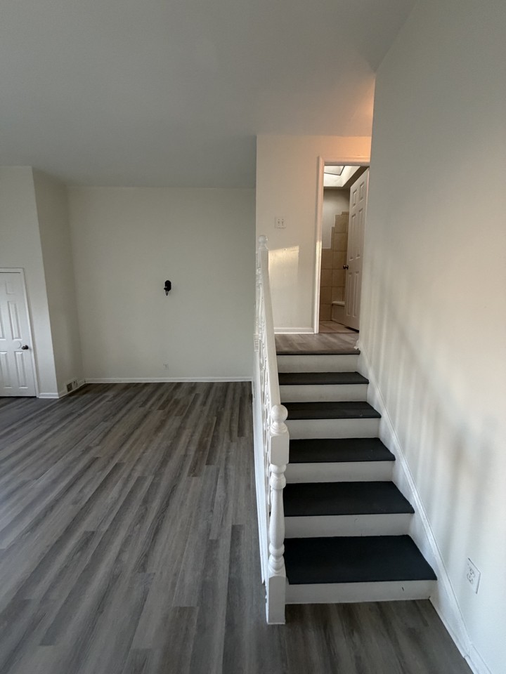 1406 Cosgrove St #1 - Photo 5 of 35
