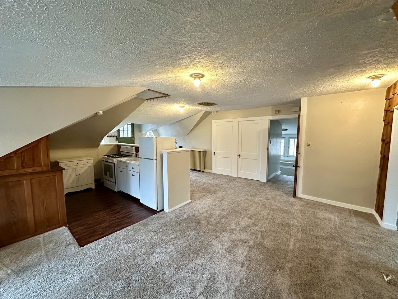 27 Casterton Ave #2ATTICAPT - Photo 3 of 8