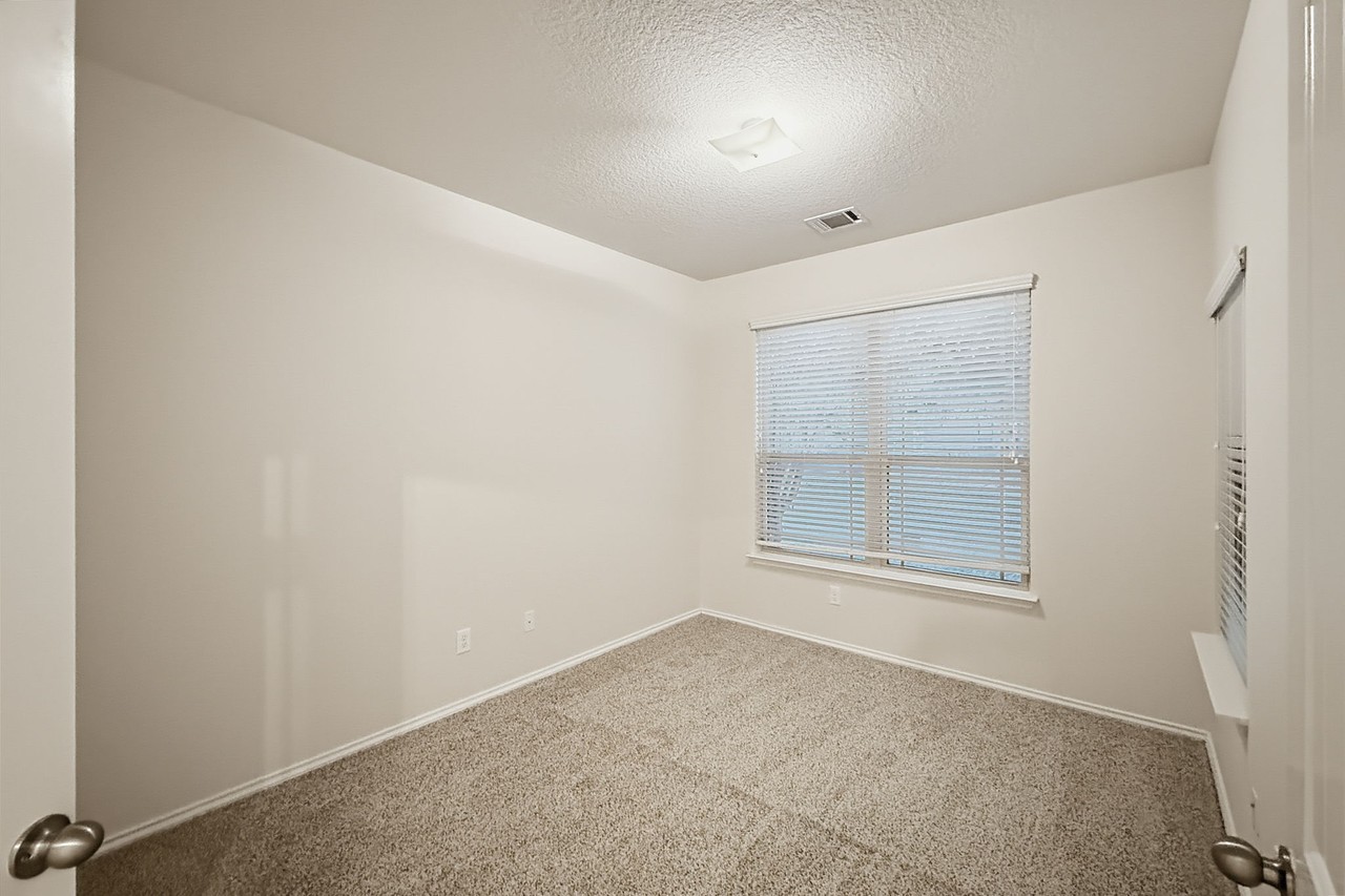 9127 Hogarten Park #1 - Photo 4 of 29