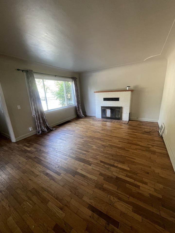 574 Stoddard Ave #1 - Photo 5 of 22