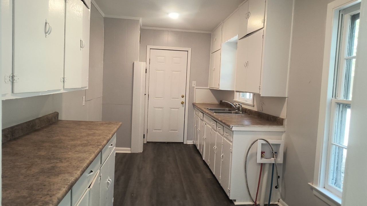 2305 W 25th Ave #1 - Photo 5 of 10