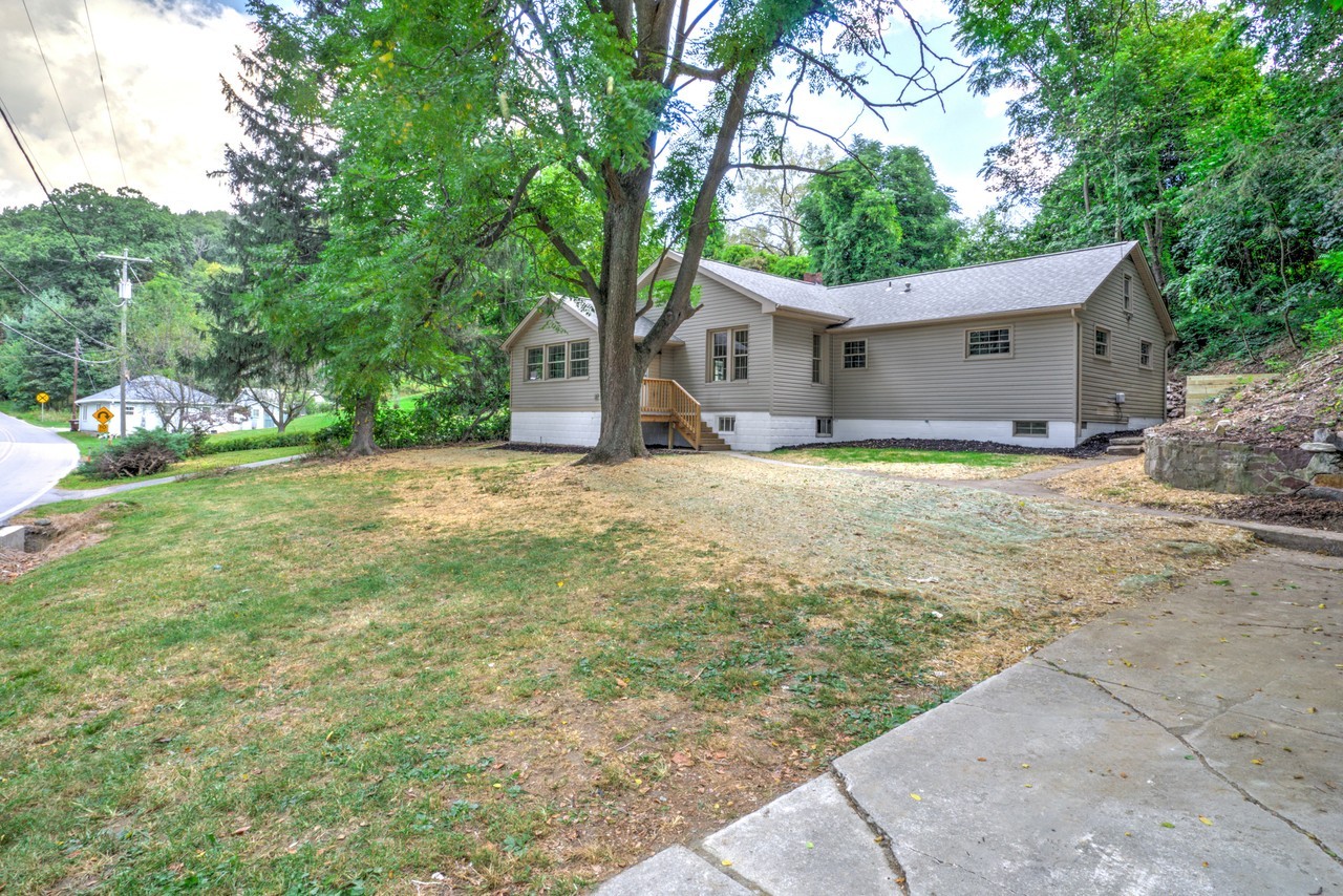 2560 Iron Springs Rd #1 - Photo 4 of 37
