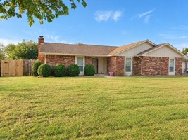 featured image of 935 Rose Tree Ln #1