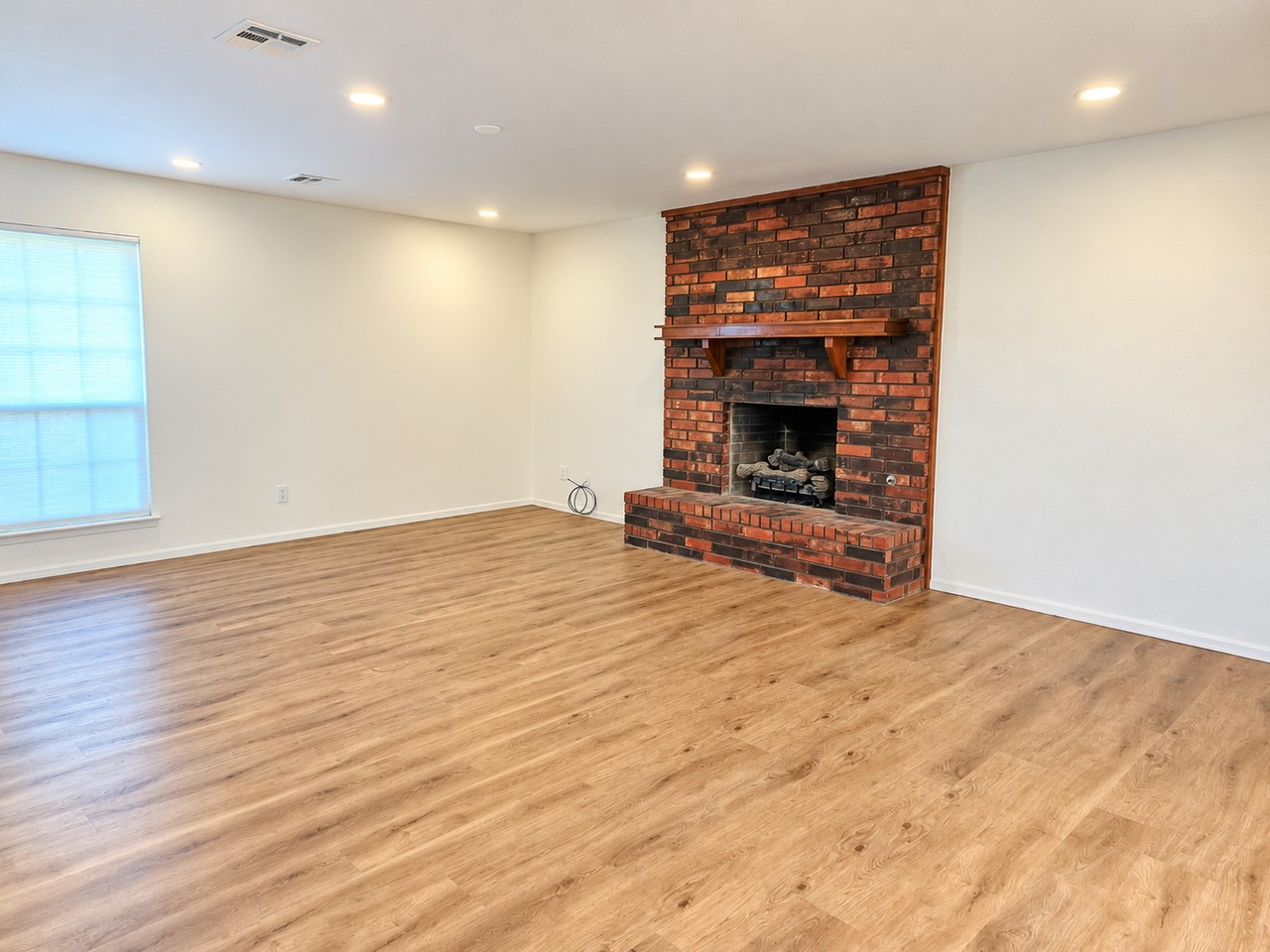 935 Rose Tree Ln #1 - Photo 3 of 24