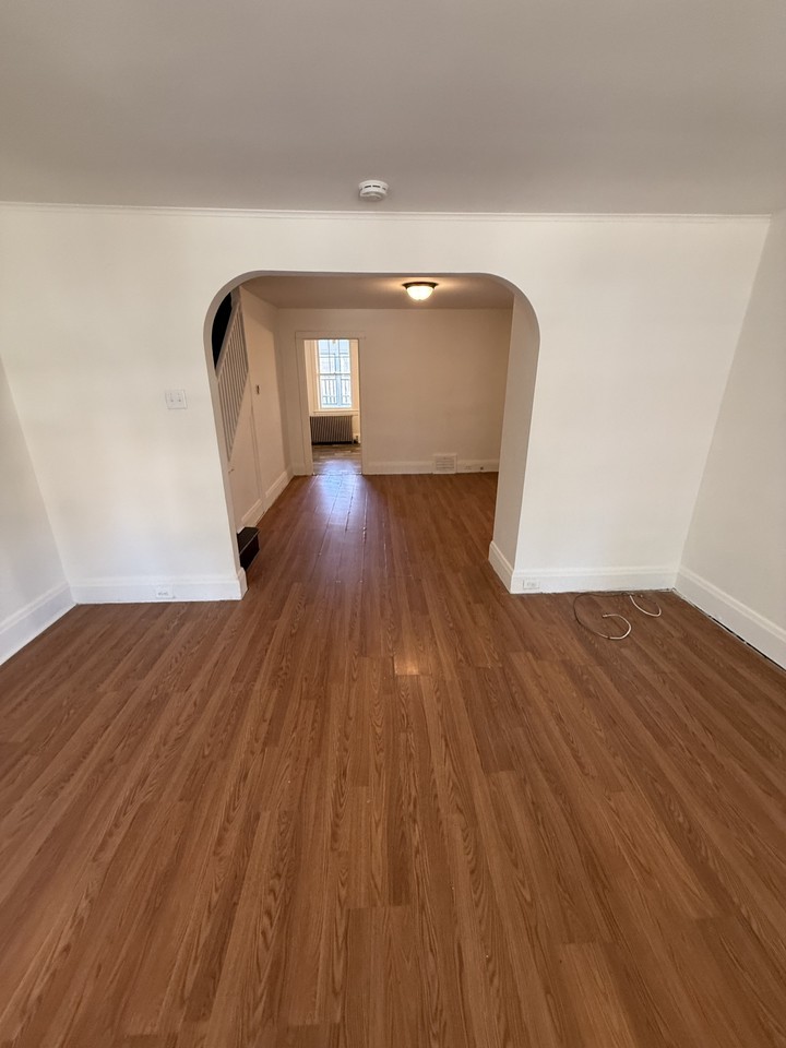 638 S Ann St #1 - Photo 3 of 24