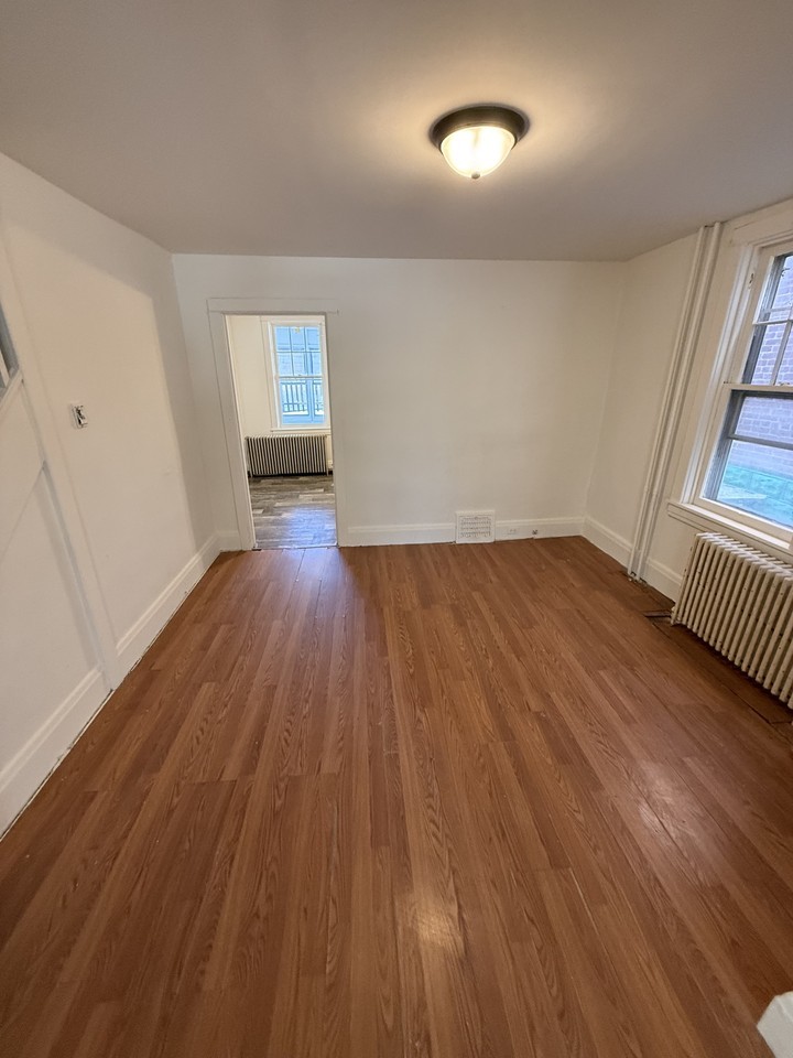 638 S Ann St #1 - Photo 5 of 24