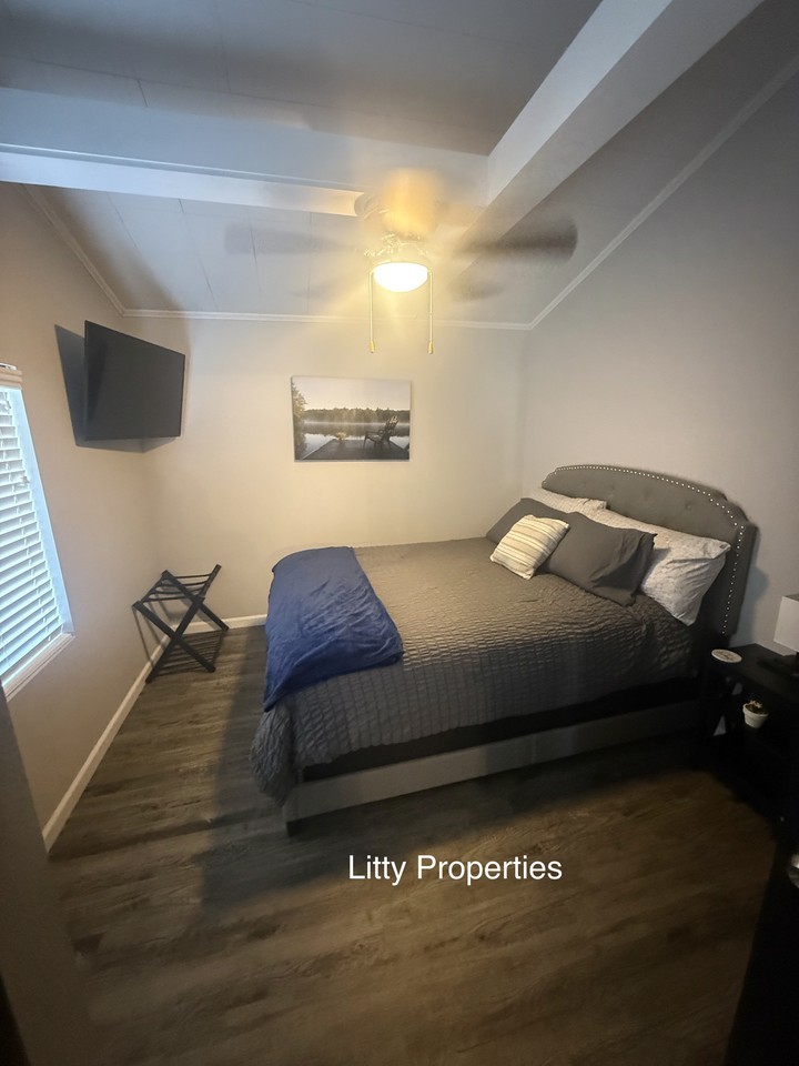 2229 Central Blvd #1 - Photo 5 of 12