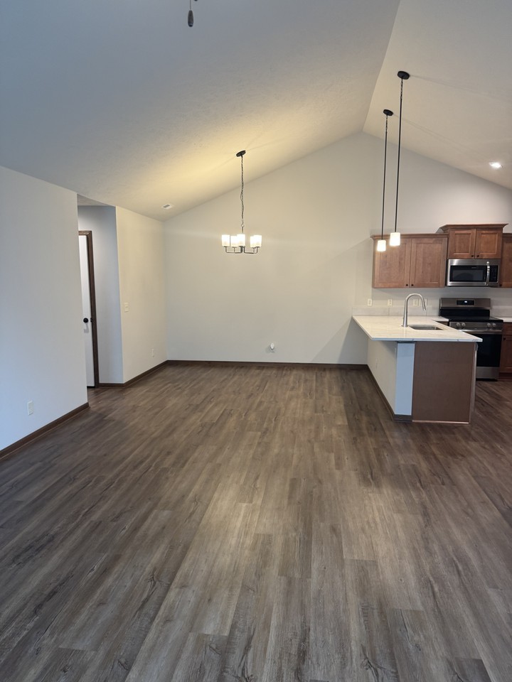 733 Quiver Ln #1 - Photo 4 of 18