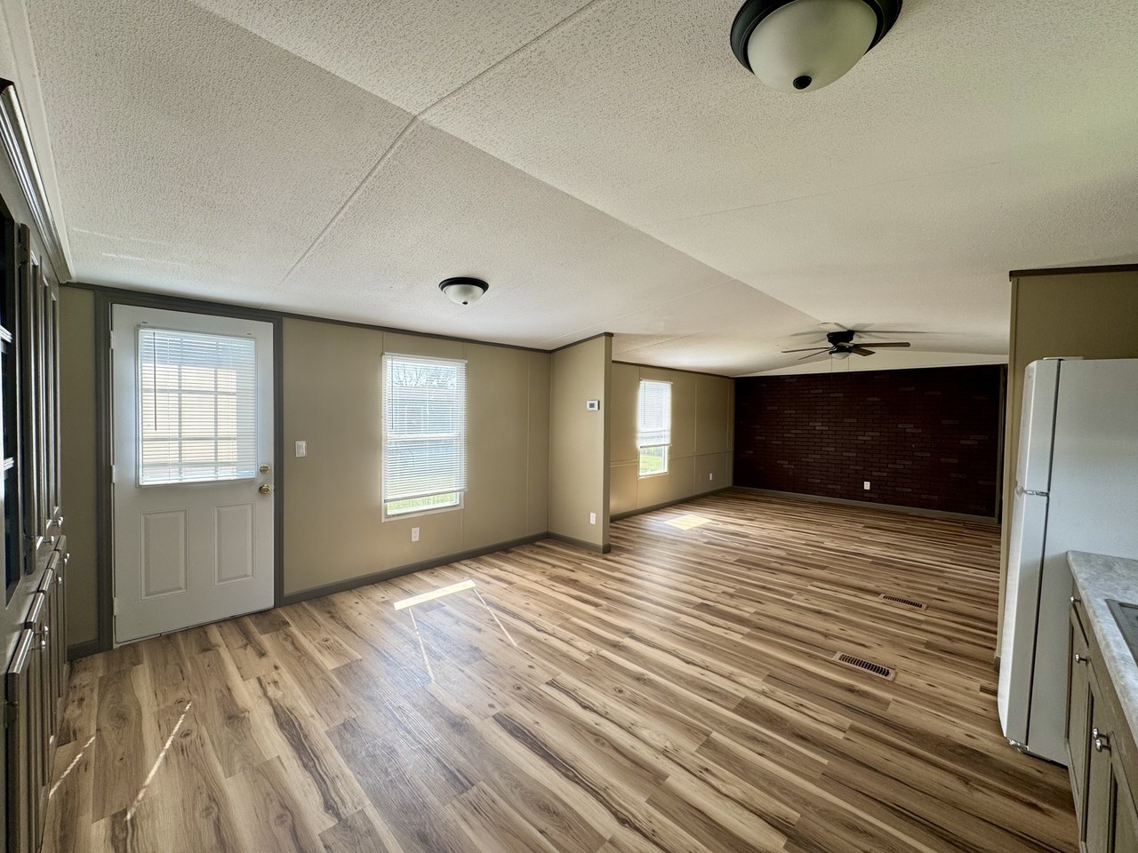 534 Se 650th Rd #1 - Photo 3 of 12