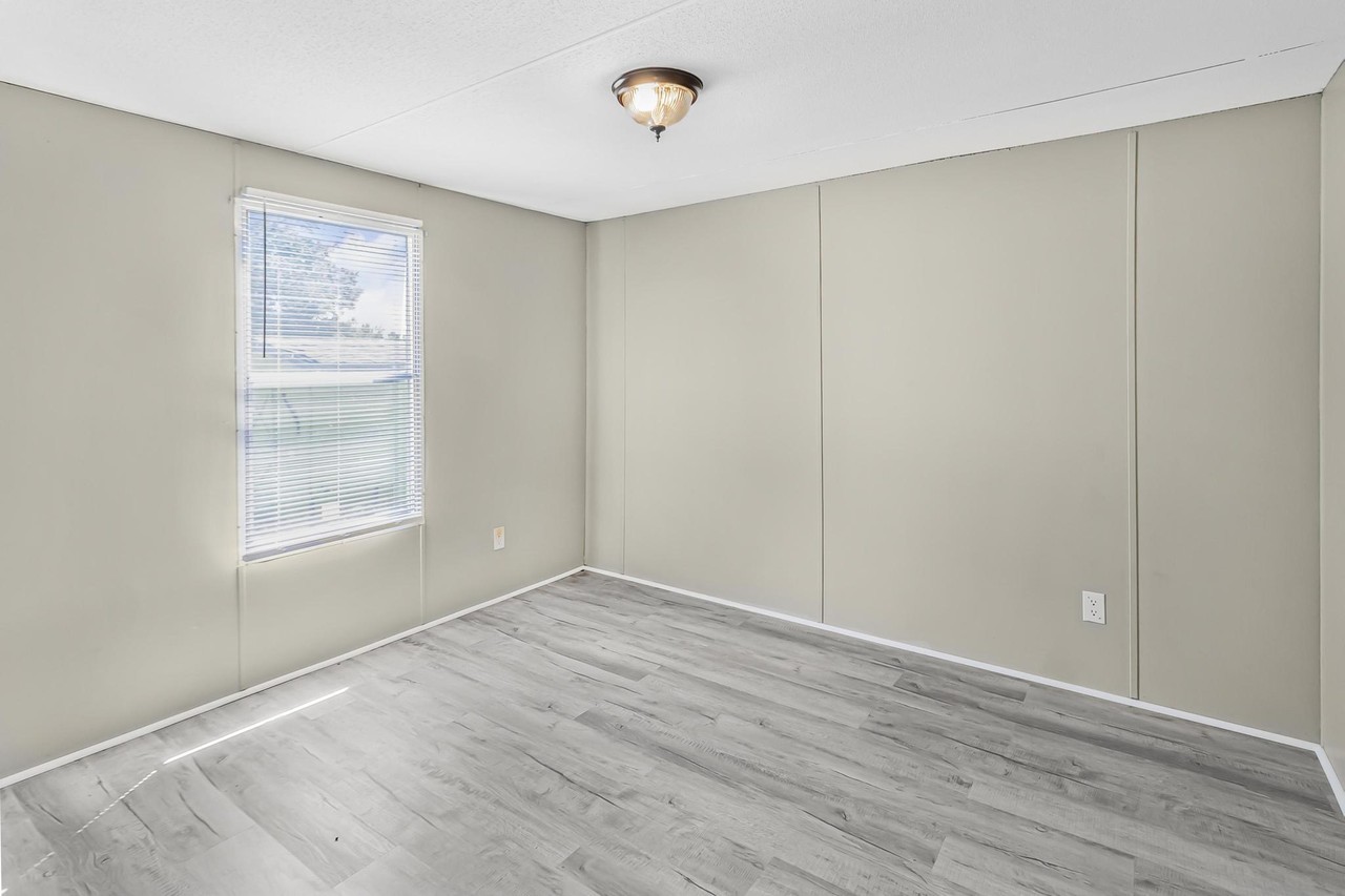 534 Se 650th Rd #3 - Photo 5 of 7