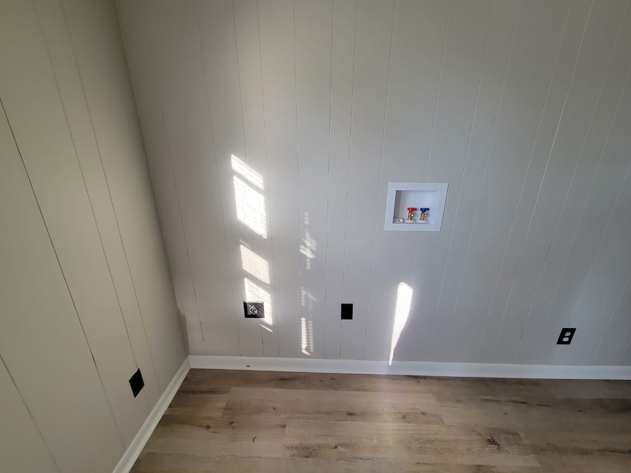 4 Reynolds Dr - Photo 7 of 11