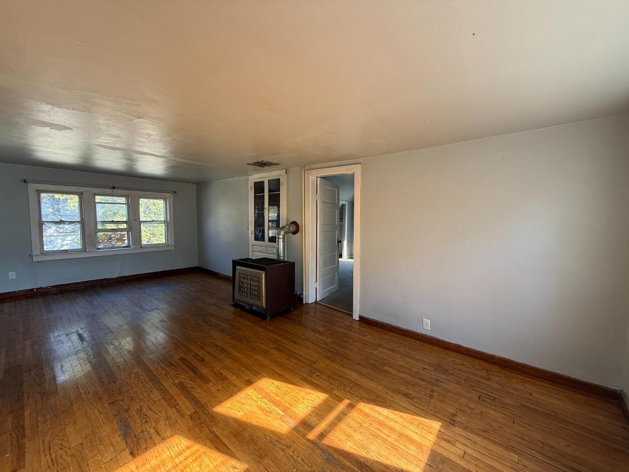 1256 Bluff St - Photo 3 of 9