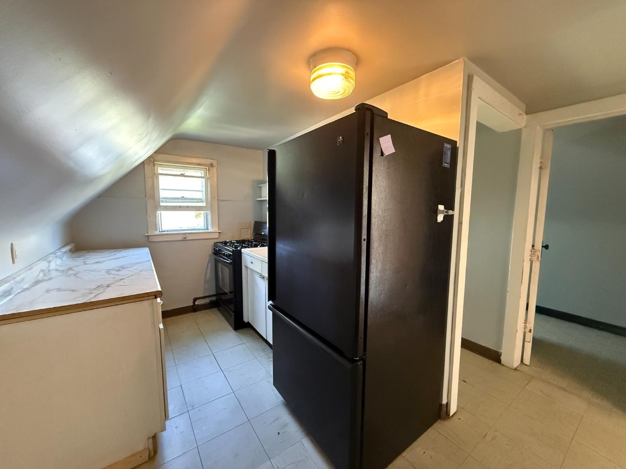 1256 Bluff St - Photo 4 of 9