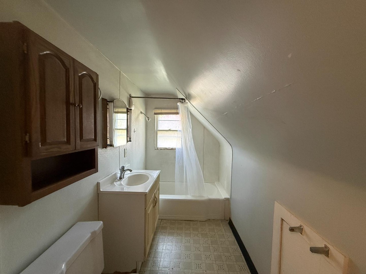 1256 Bluff St - Photo 5 of 9