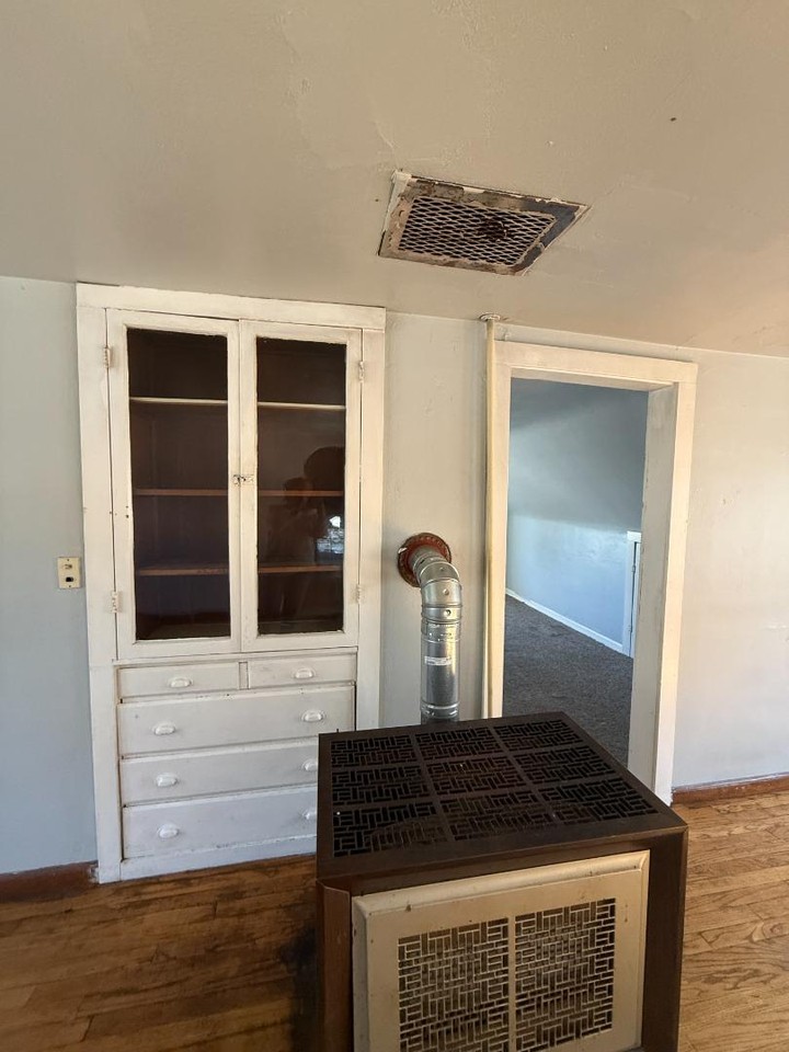 1256 Bluff St - Photo 7 of 9