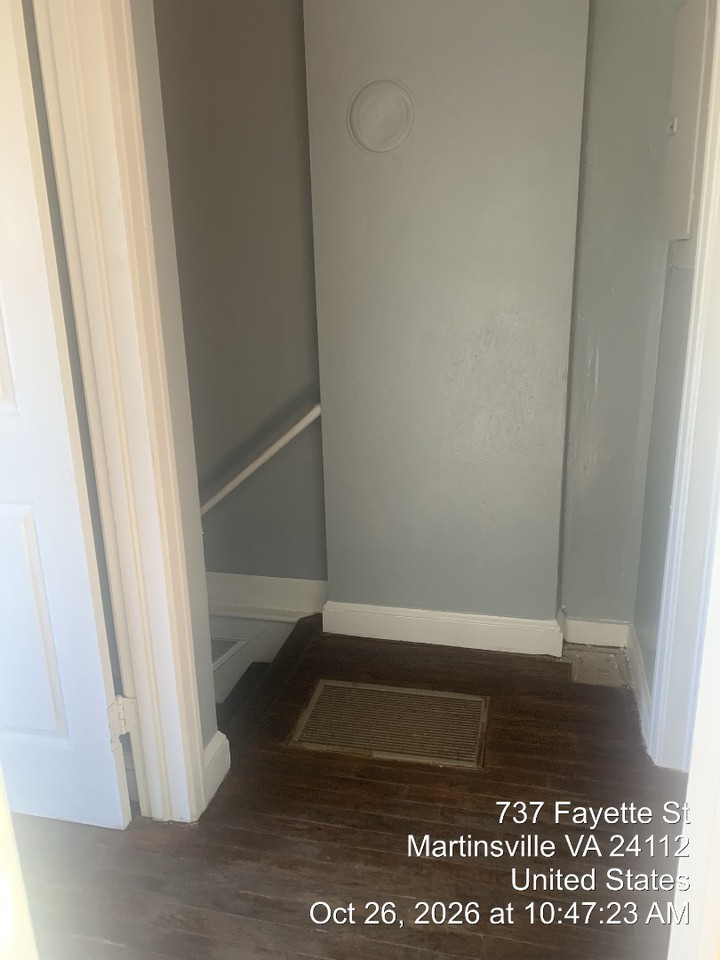 737 Fayette St - Photo 2 of 10