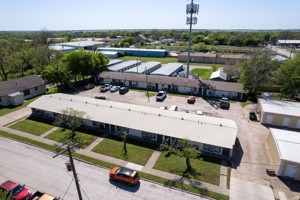 featured image of 230 S Waco St