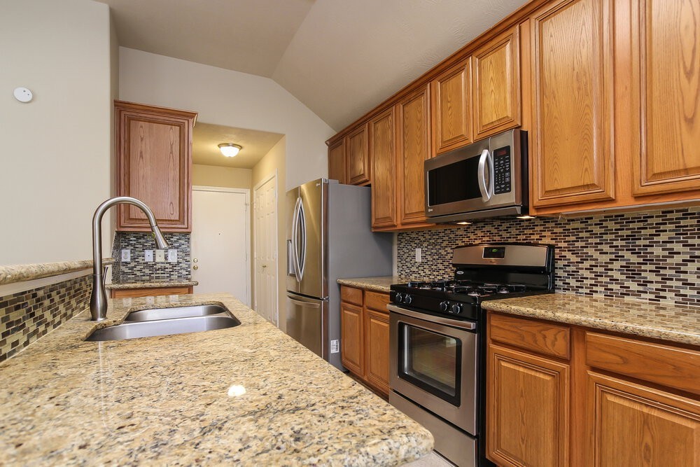 11119 Creekline Green Ct - Photo 3 of 21