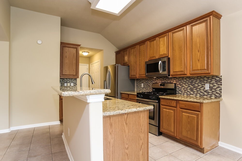 11119 Creekline Green Ct - Photo 4 of 21