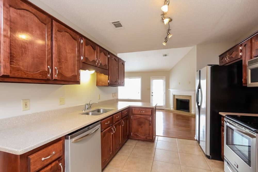 3021 Woodland Elm Cv N - Photo 3 of 15