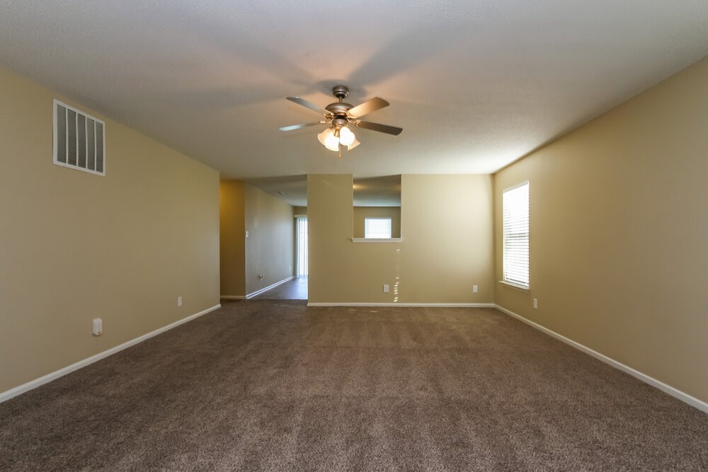 815 Gristmill Dr - Photo 4 of 15