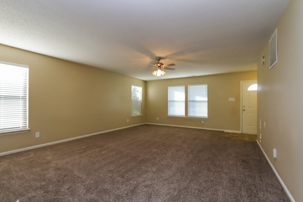 815 Gristmill Dr - Photo 6 of 15