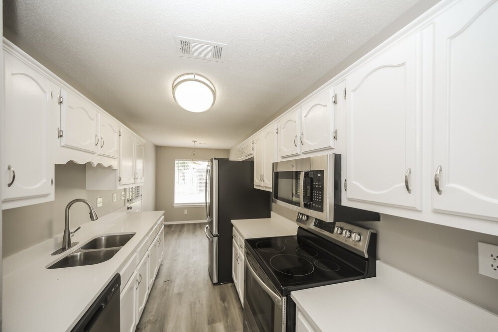 5515 Whiteley Cv - Photo 3 of 16