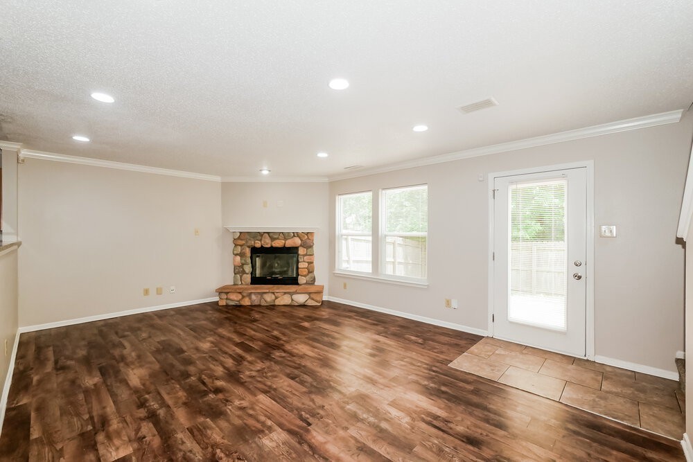 2331 Layton Ln - Photo 7 of 20