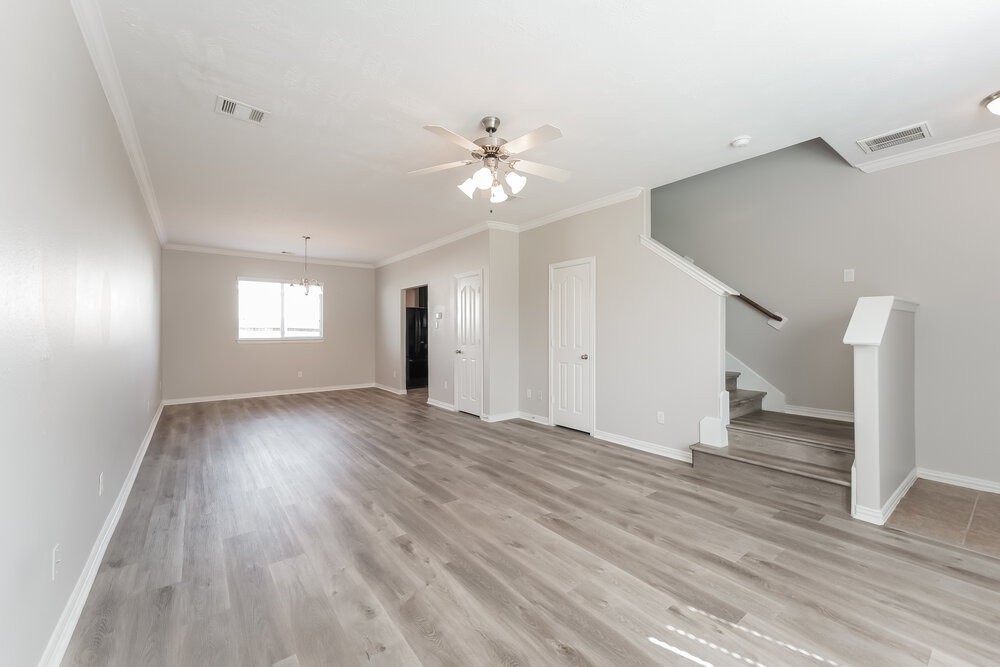 8406 Parapet Pl - Photo 4 of 17