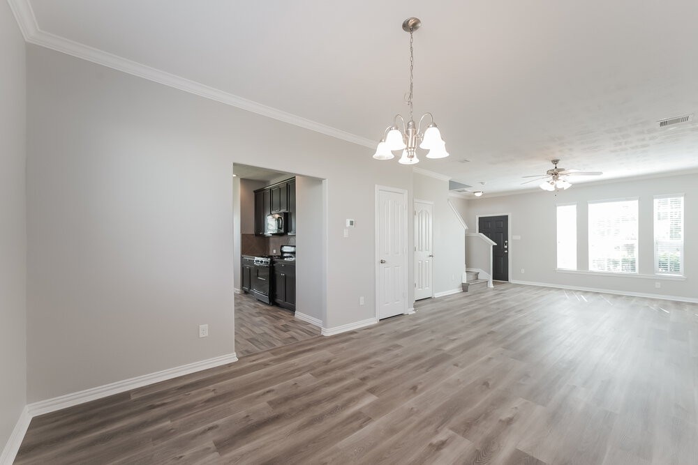 8406 Parapet Pl - Photo 7 of 17