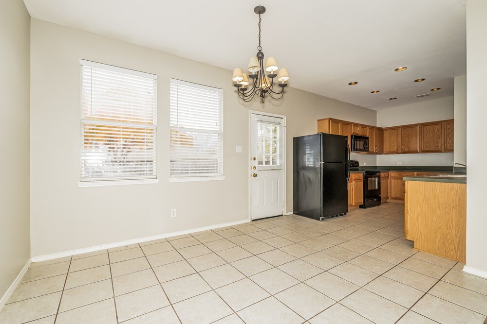 7800 Hidden Path Ln - Photo 6 of 16