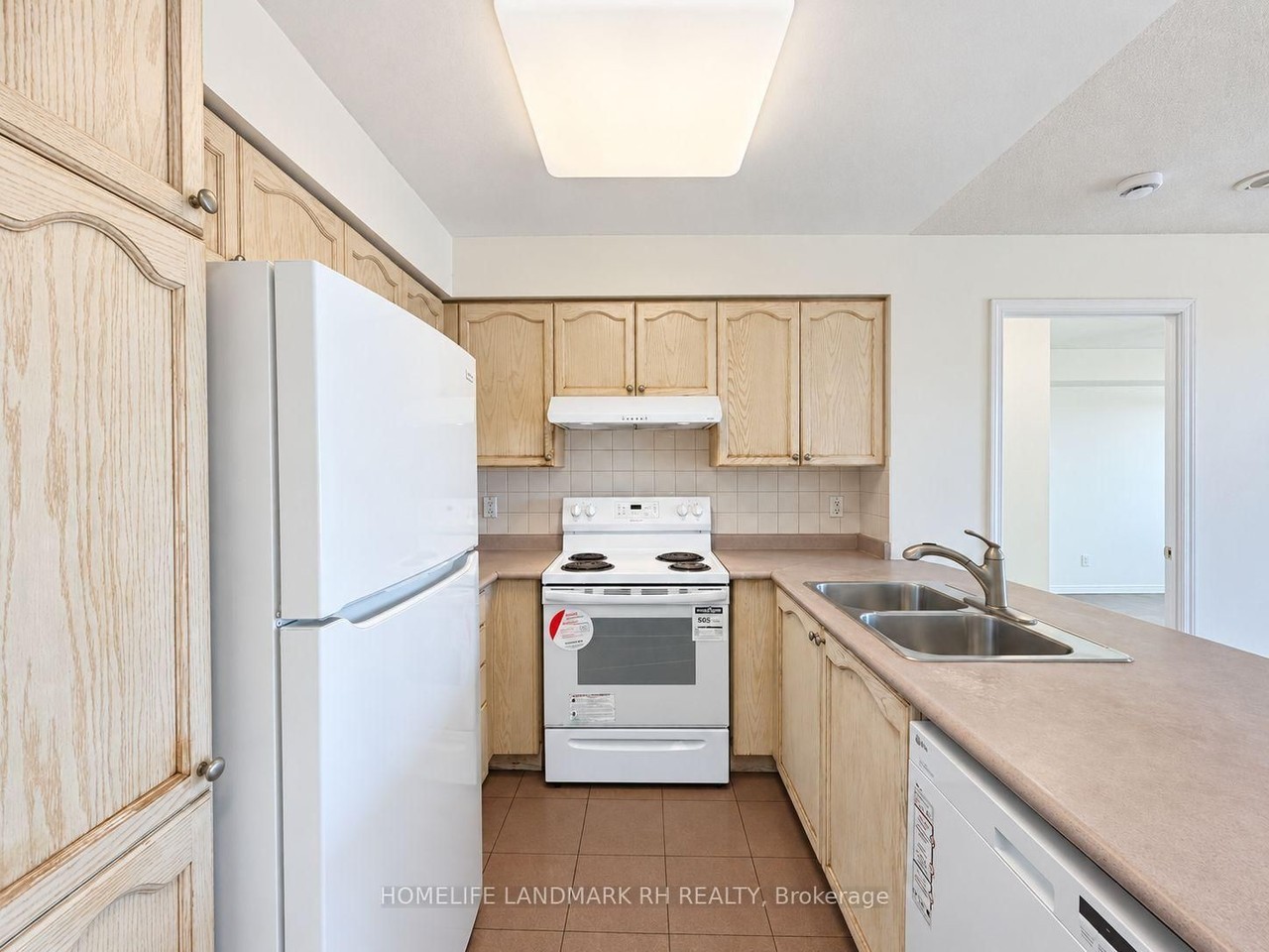 8 Hillcrest Avenue #1916 - Photo 2 of 24