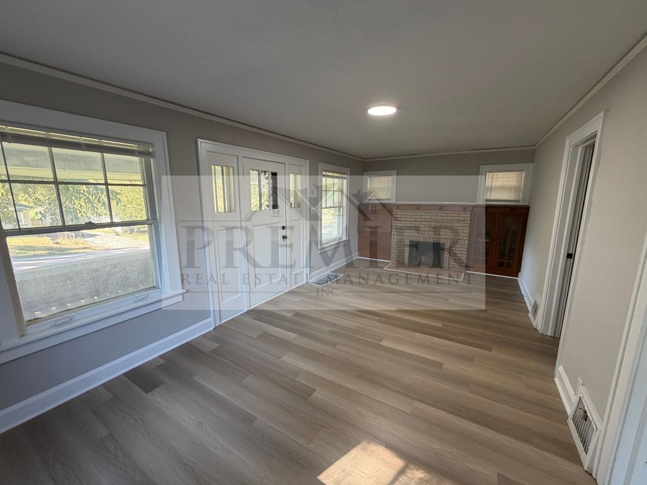 205 S Ash Ave - Photo 5 of 22