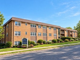 featured image of 324 S Center St