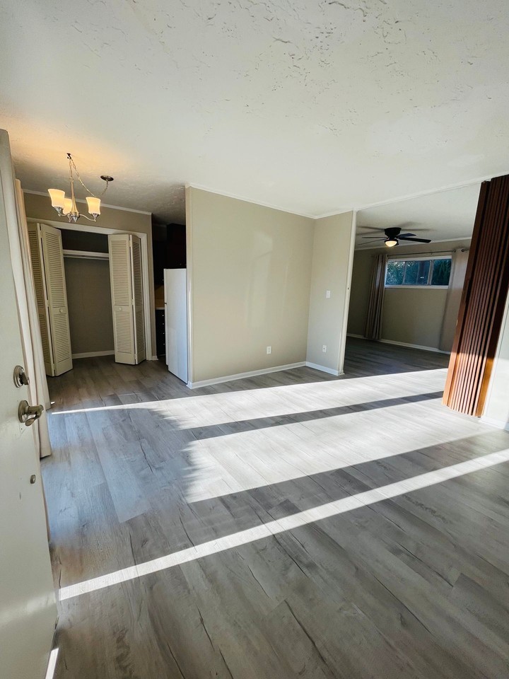 Willow Terrace Apartments COMING SOON Downstairs 1 - Photo 6 of 8