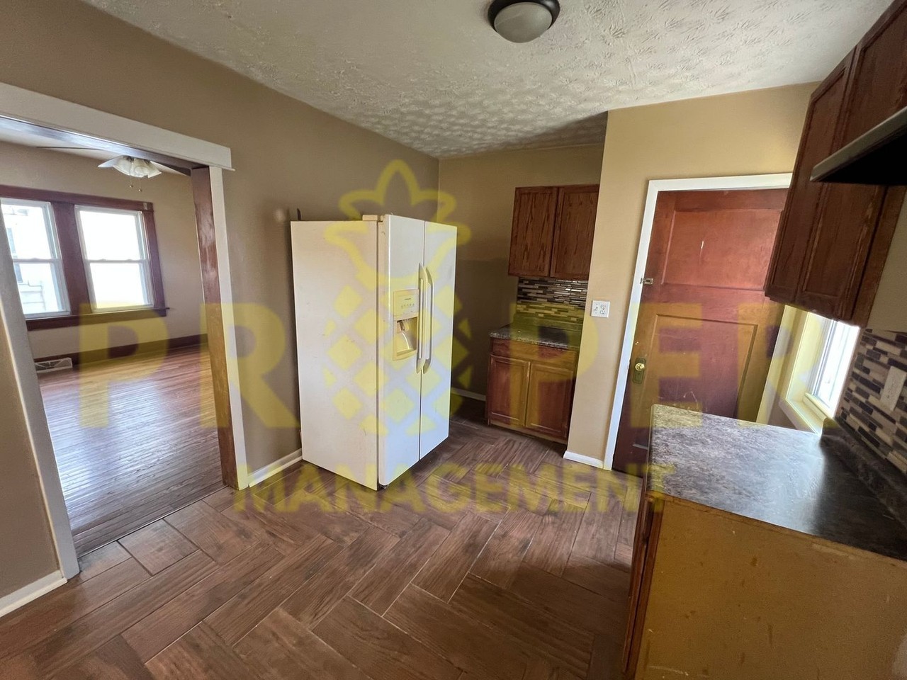 307 E Fairview Ave - Photo 7 of 12