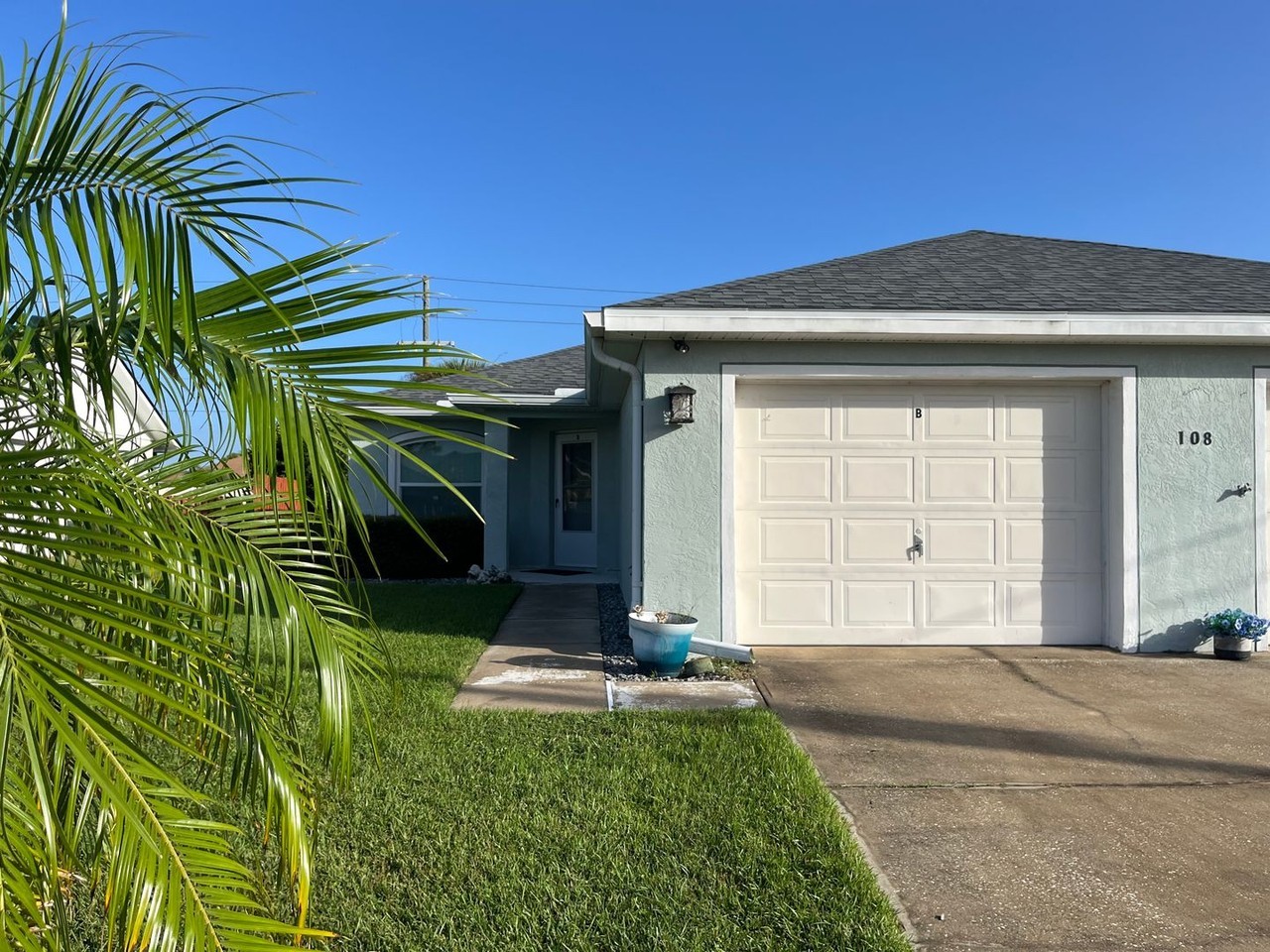 108B Coral Reef Ct N - Photo 2 of 20