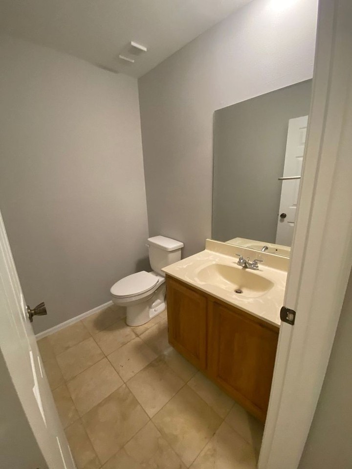 5210 Clubside Dr - Photo 5 of 23