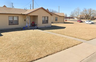 featured image of 2433 Coronado St