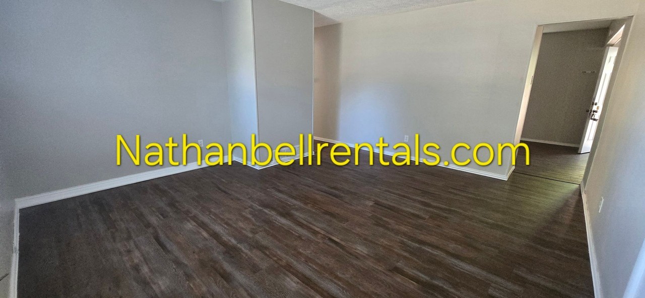 2490 Beverly Dr - Photo 2 of 22