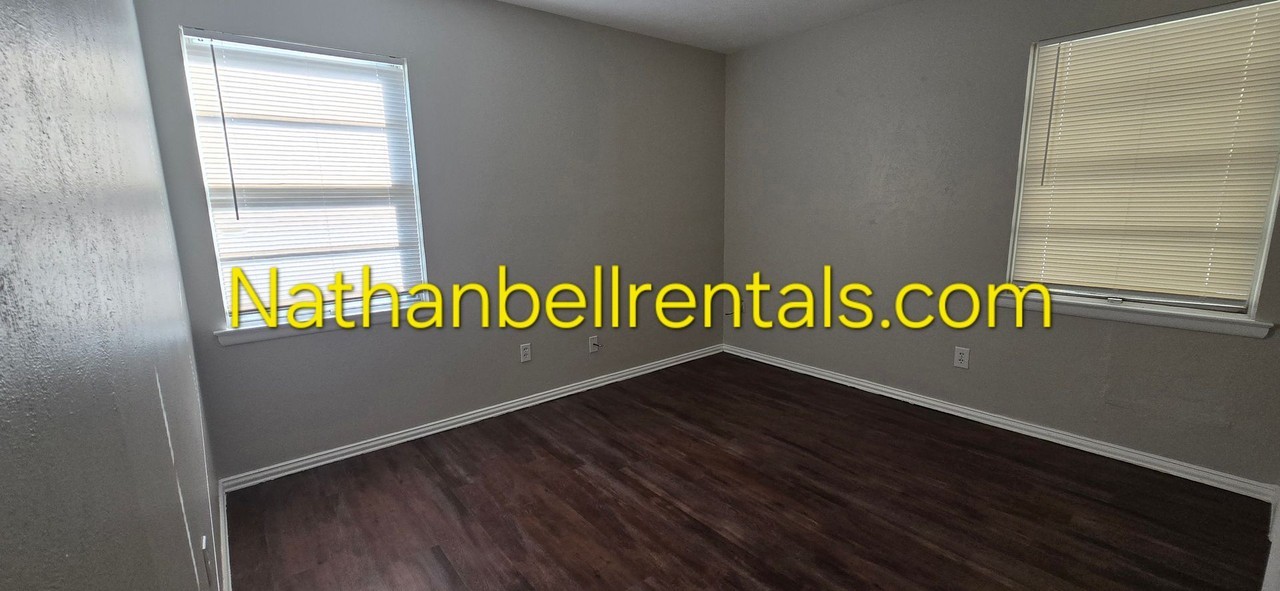 2490 Beverly Dr - Photo 5 of 22