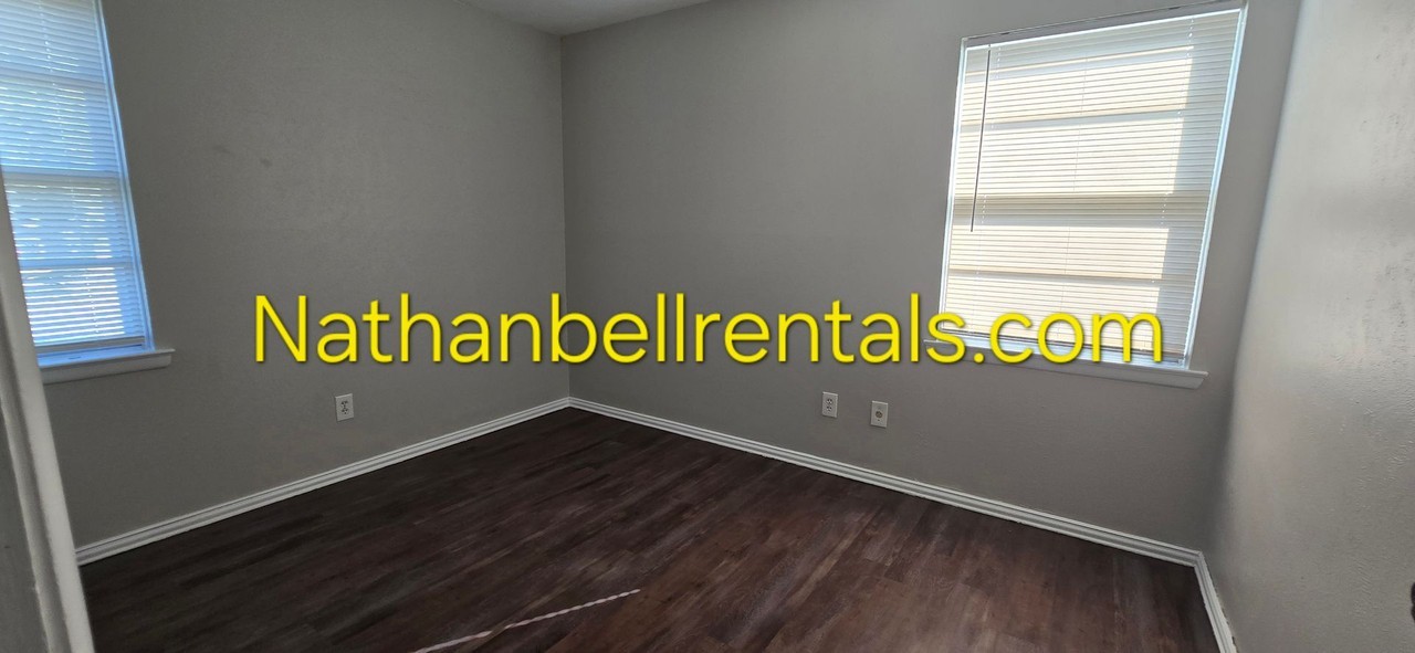 2490 Beverly Dr - Photo 6 of 22