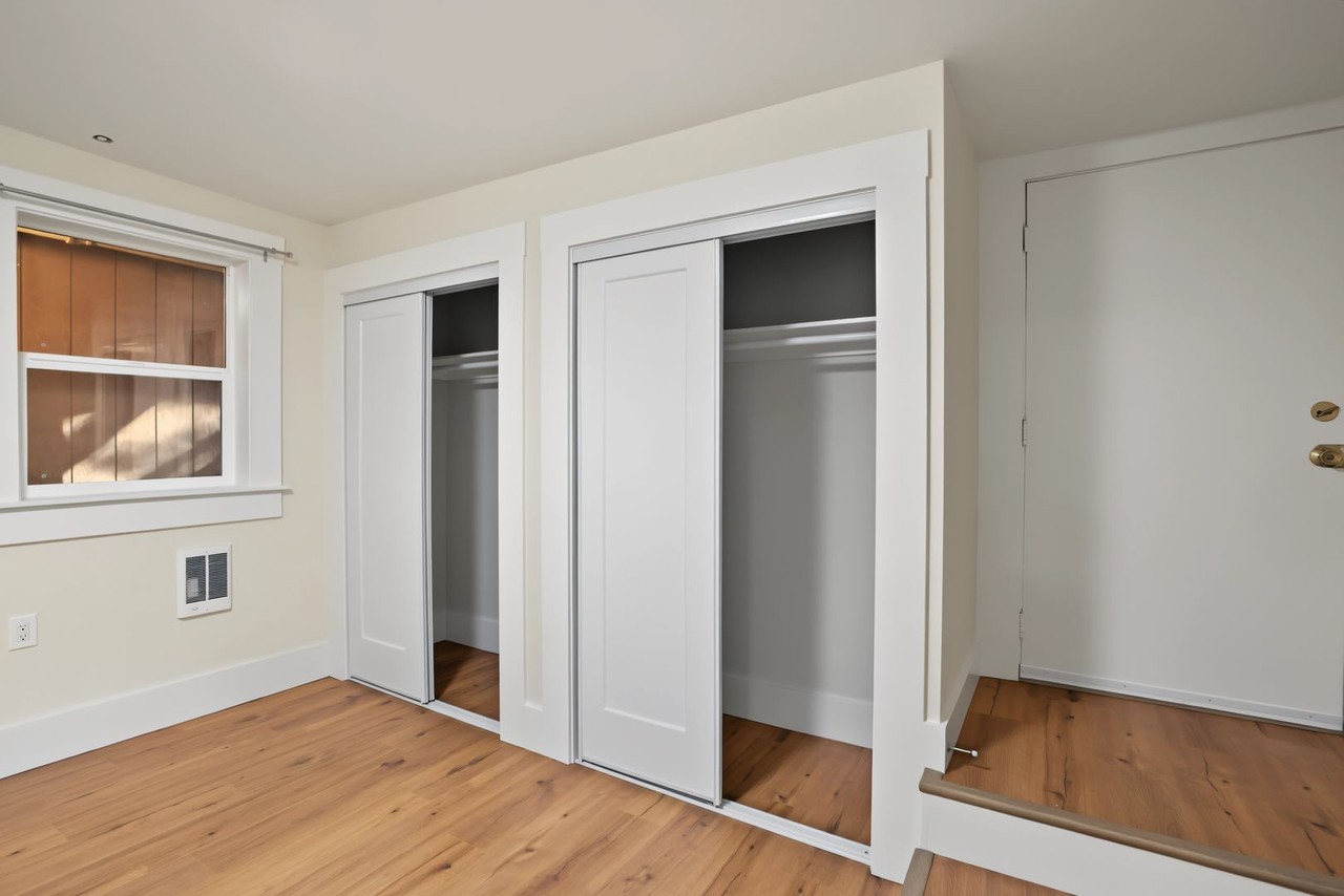 920 1/2 Broderick St - Photo 4 of 22