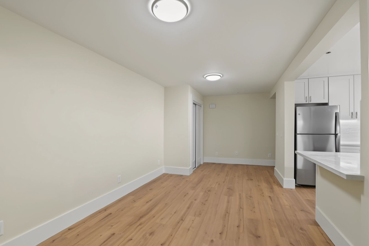 920 1/2 Broderick St - Photo 5 of 22