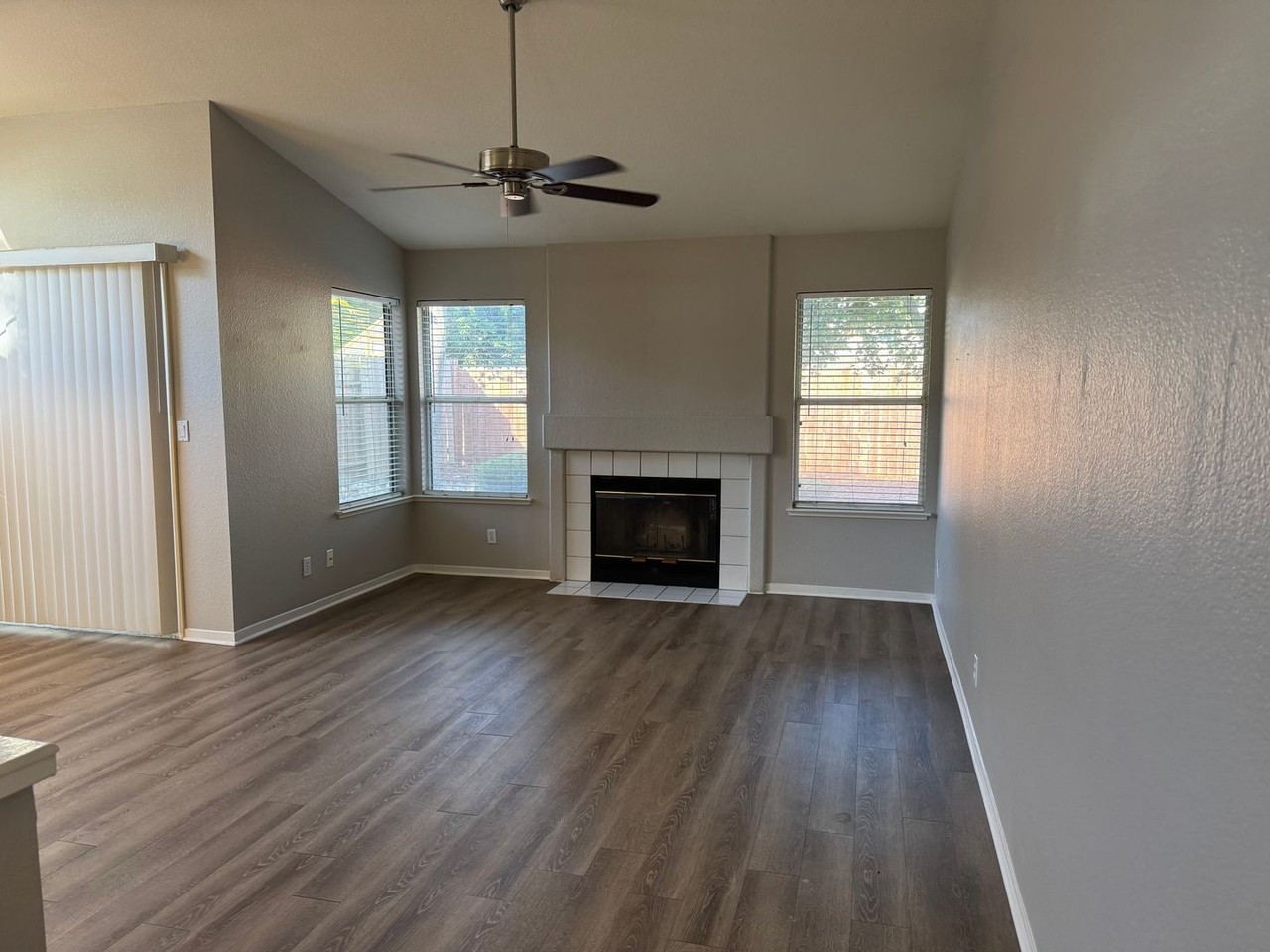 9124 Palmerson Dr - Photo 3 of 19