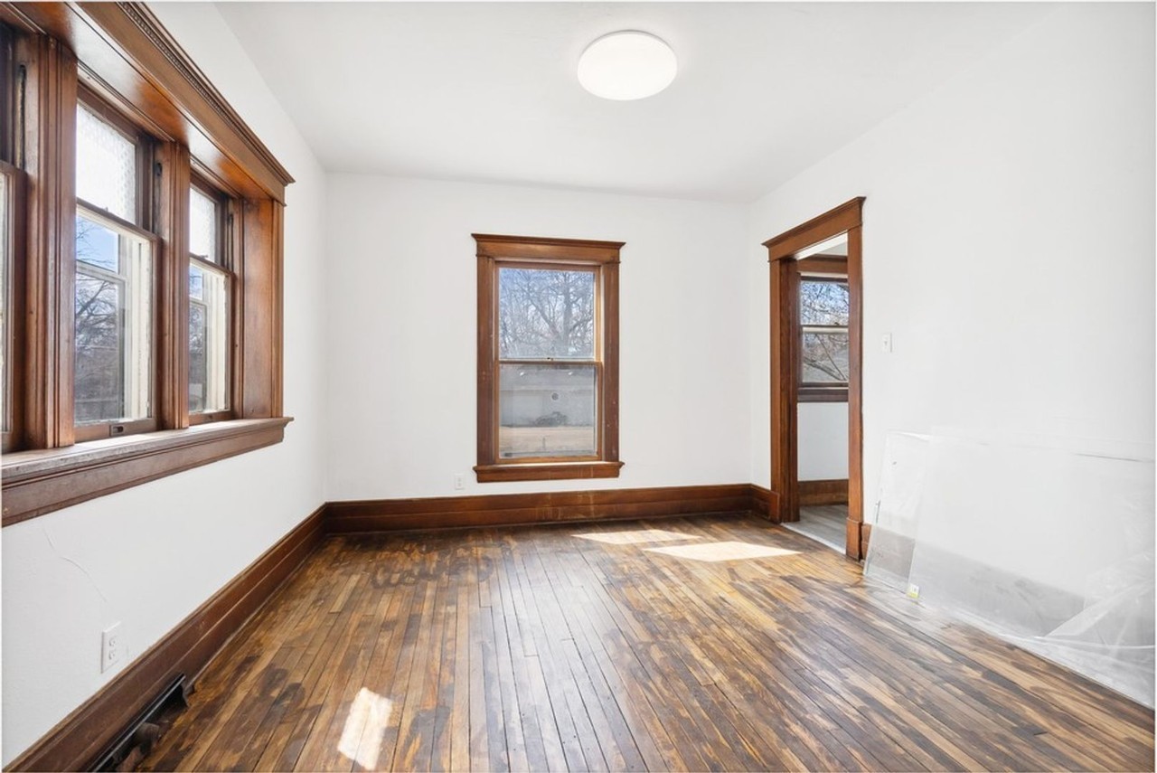 246 Western Ave - Photo 5 of 22